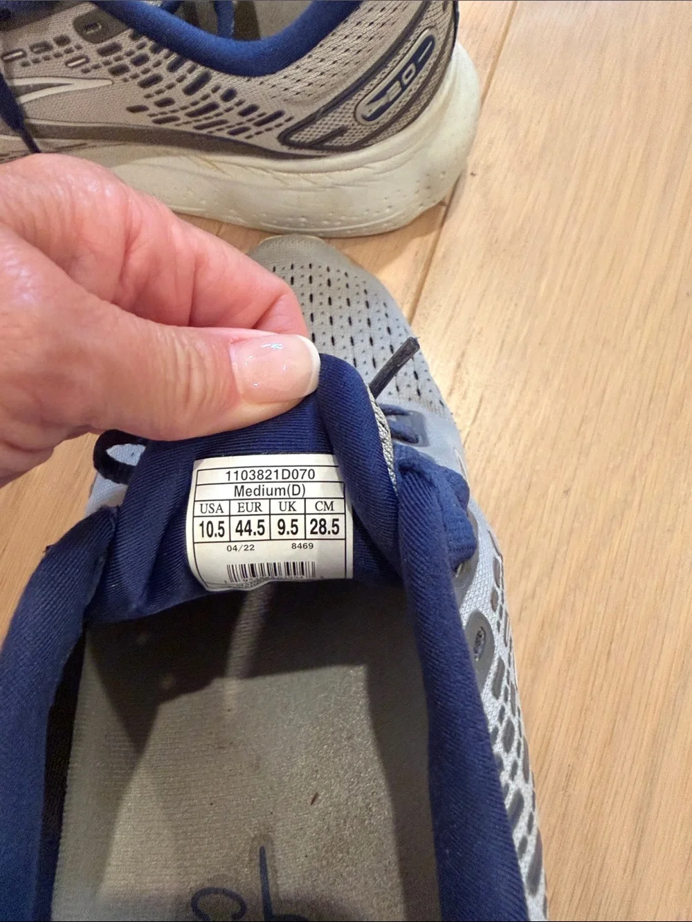 Men’s Brooks Lightweight Running Shoes in Gray and Blue